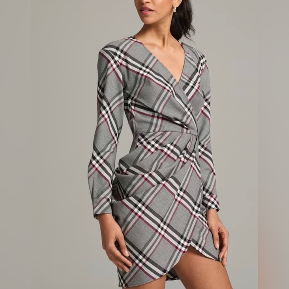 New York & Company Dresses & Skirts - NWT Emmalee Plaid V-Neck Dress